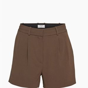 Aritzia babaton pleated short